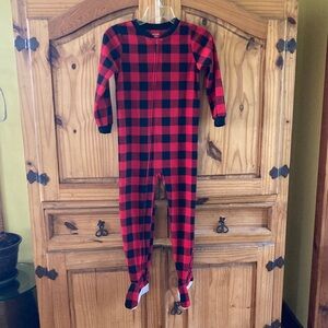 Boys Carters red black checks plaid footed zip front one piece pajamas - size 7